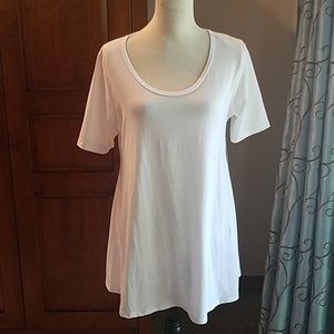 LuLaRoe Perfect Tee in solid white, NWT